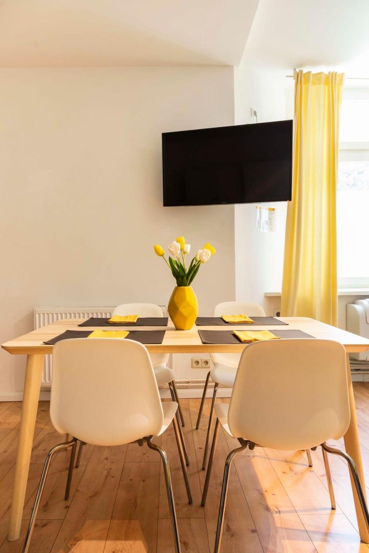 Cosy Two Br Plus Self Checkin Plus Street Parking Berlin Exterior photo